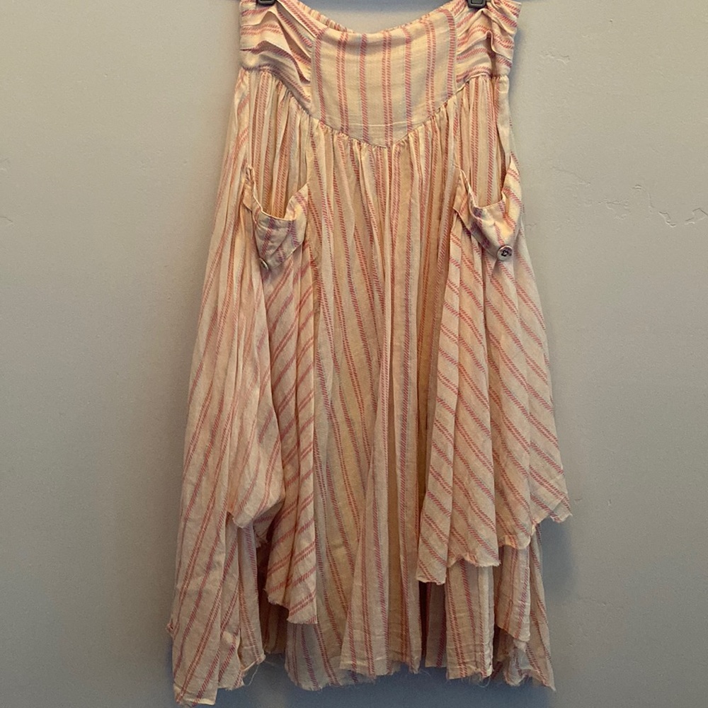 Woman’s Free People skirt. Long. Light pink.